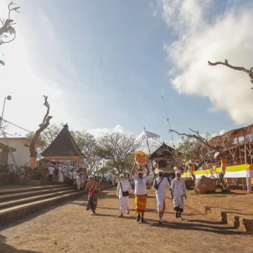 Temple Ceremony at Gumang Hill  – Desa Adat Bugbug – Karangasem
